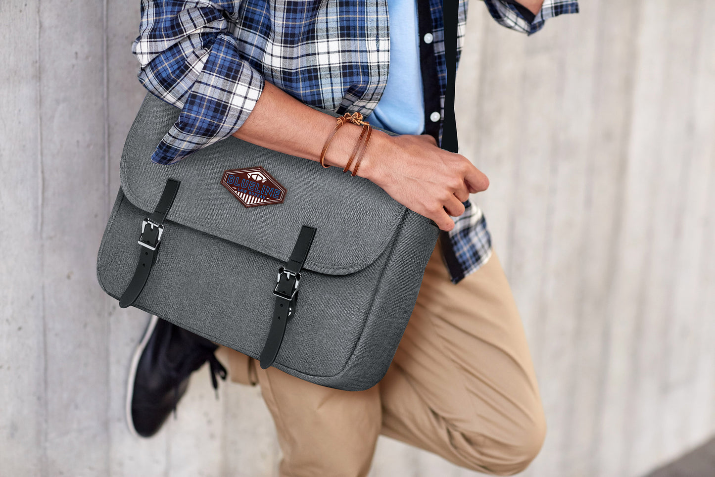 Nomads Must Haves Renew - Grey Messenger