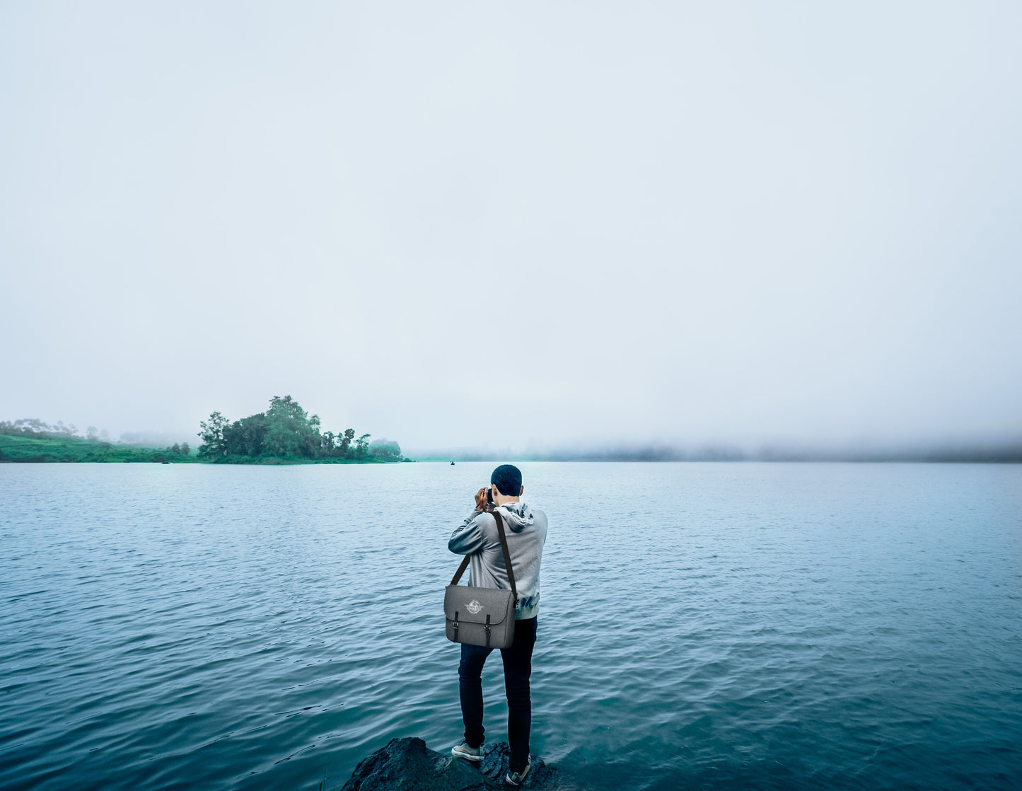 Nomads Must Haves Renew - Grey Messenger