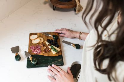 Resin Cheeseboard (Medium) & Knife Set