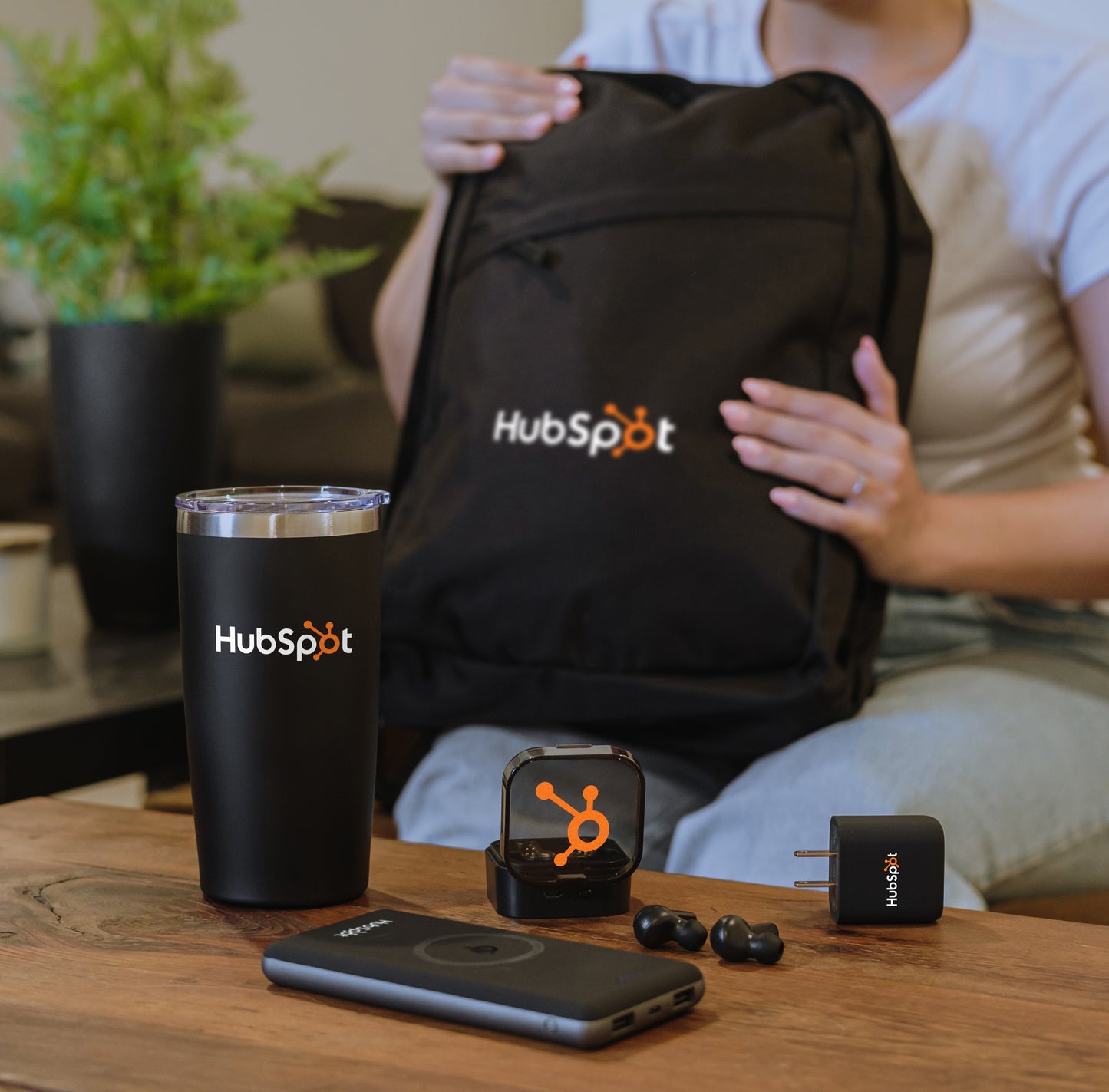 Nomad Must Haves Renew - Digital Nomad Backpack